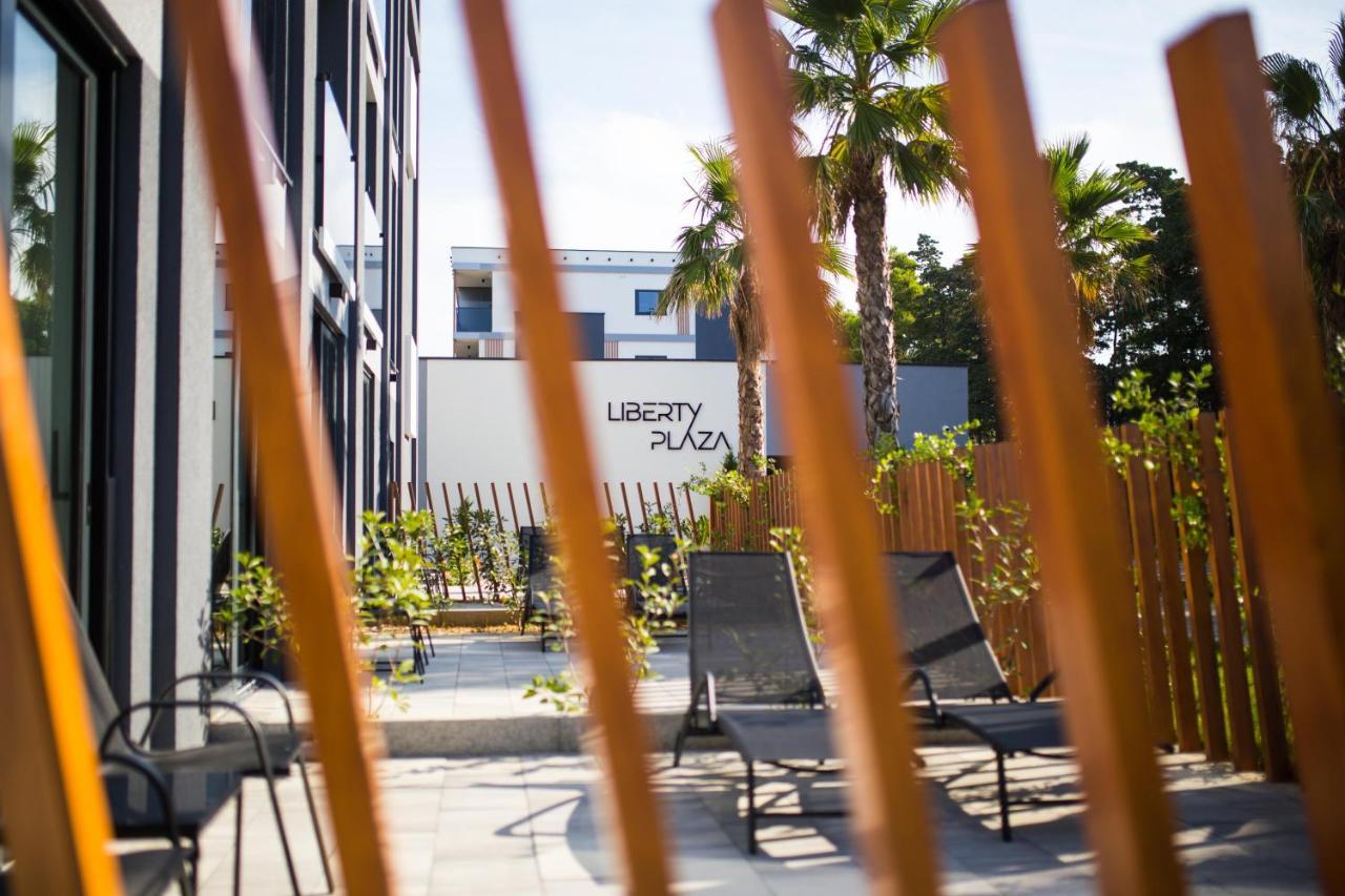 Liberty Plaza Otel Novalja Dış mekan fotoğraf