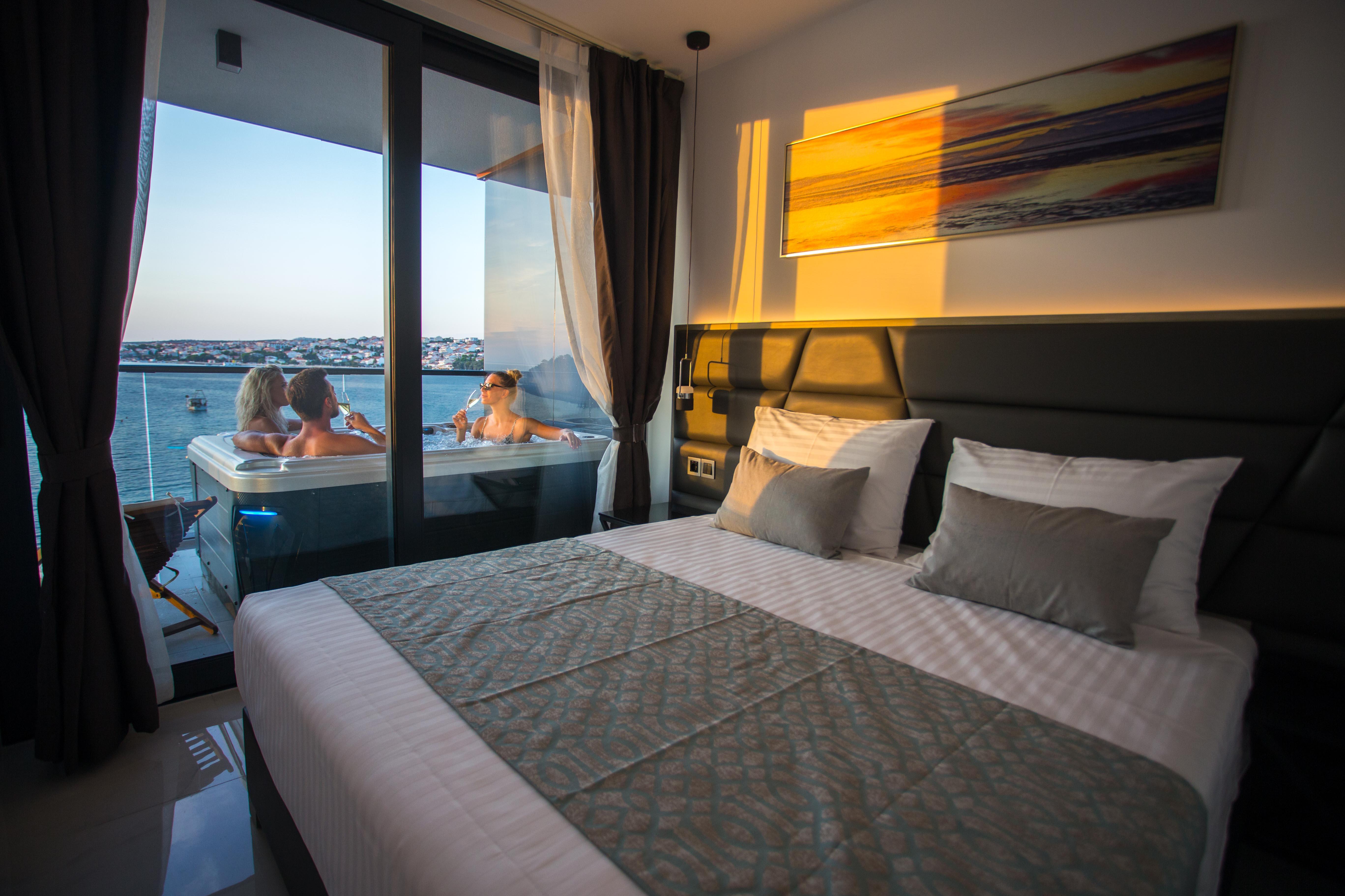 Liberty Plaza Otel Novalja Dış mekan fotoğraf